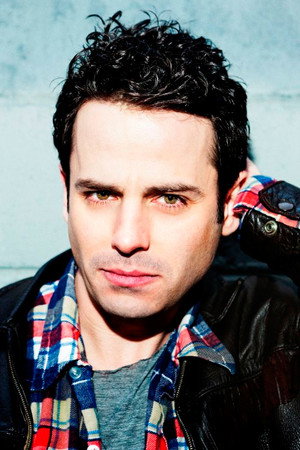Luke Kirby portrait