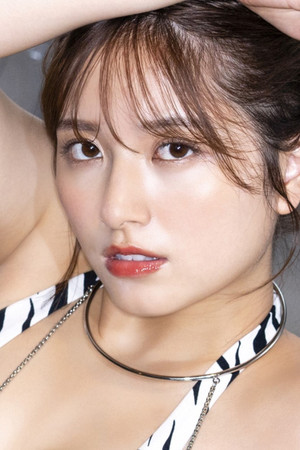 Nana Owada portrait