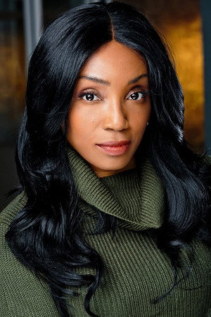 Elle Young portrait
