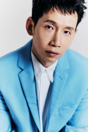 Park Jin-hee portrait