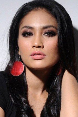 Fasha Sandha portrait