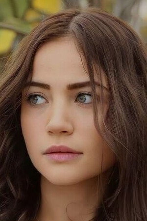 Yağmur Yüksel portrait