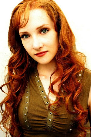Scarlett Pomers portrait