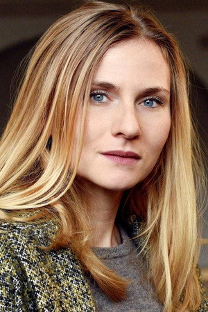 Laura Kiehne portrait