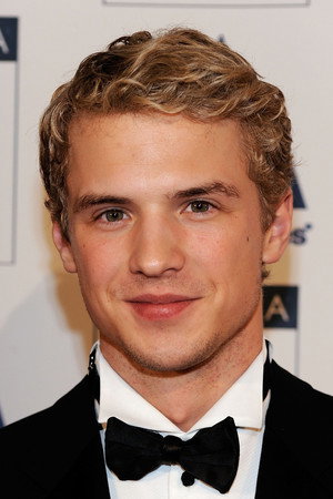 Freddie Stroma portrait