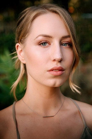 Izzy Stevens portrait