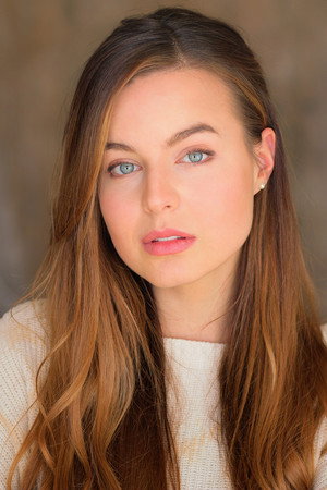 Alina Tamara portrait