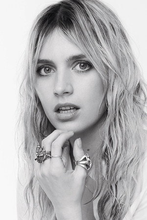 Nell Tiger Free portrait
