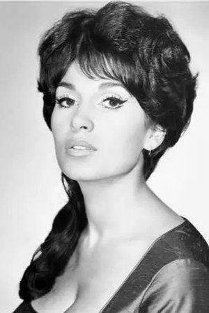 Yvonne Romain portrait