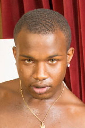 Elan Jones portrait