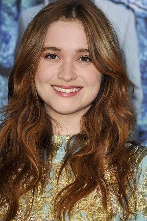 Alice Englert portrait
