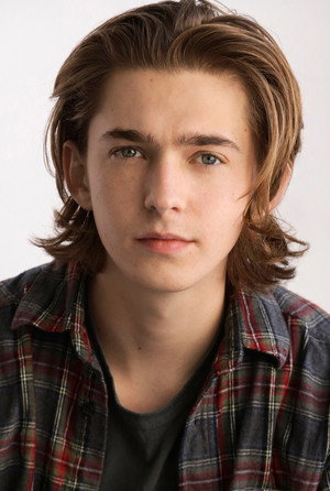 Austin Abrams portrait