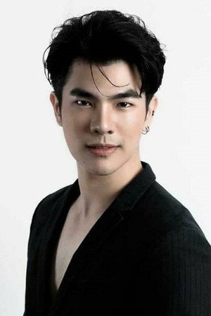 Phakphum Romsaithong portrait