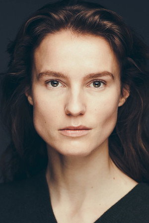 Amanda Collin portrait