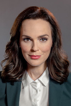 Erin Cahill portrait