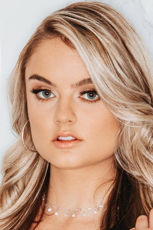 Lexie Fux portrait