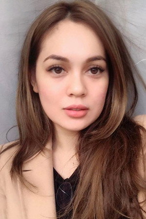 Nelydia Senrose portrait