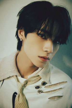 Xiaojun portrait