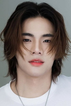 Piyawat Phongkanittanon portrait