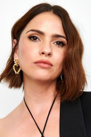 Shelley Hennig portrait