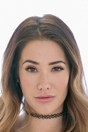 Eva Lovia portrait