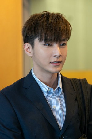 Aaron Yan portrait