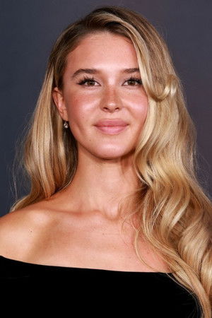 Isabel May portrait
