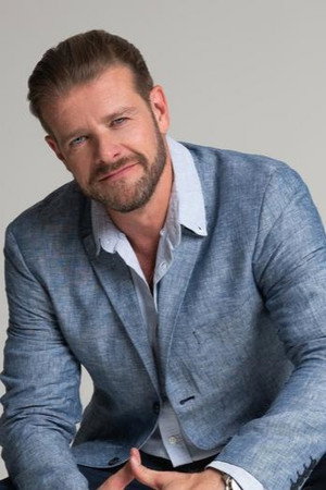 Iván Kamarás portrait
