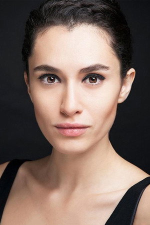 Hande Doğandemir portrait