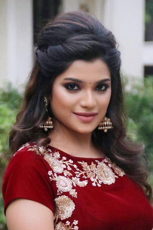 Aathmika portrait