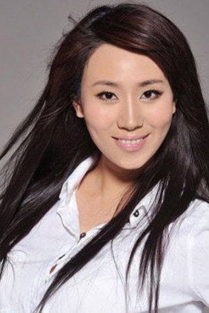 Lu Zhuojie portrait