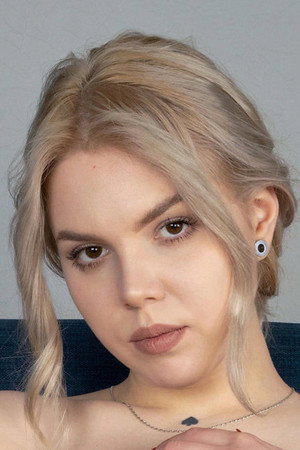 Hannah Blu portrait