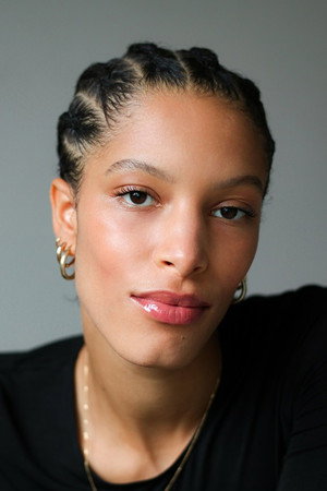 Angèle Mac portrait
