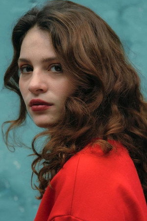 Lara Tremouroux portrait