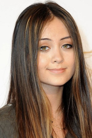 Jasmine Thompson portrait