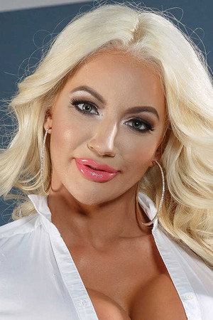 Nicolette Shea portrait
