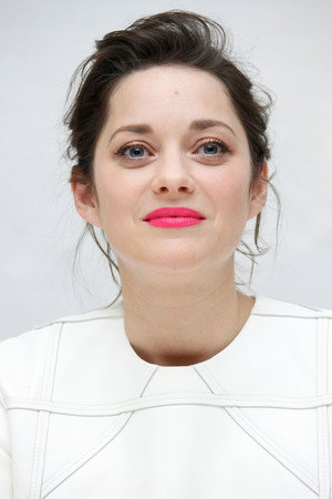 Marion Cotillard portrait