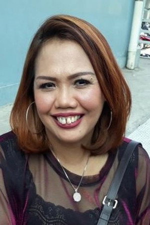 Elly Sugigi portrait