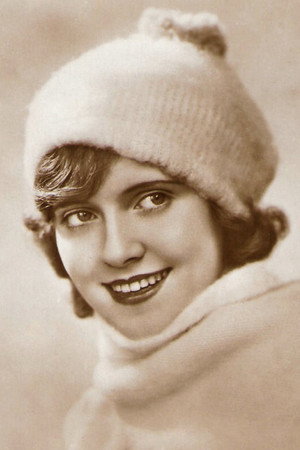 Fee Malten portrait