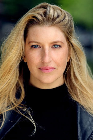 Tara Summers portrait
