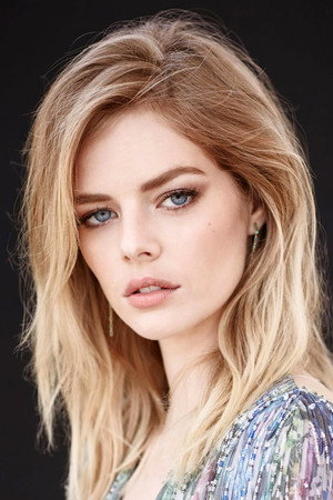 Samara Weaving portrait