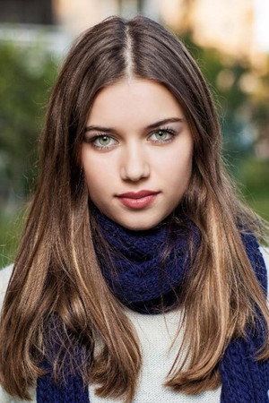Afra Saraçoğlu portrait