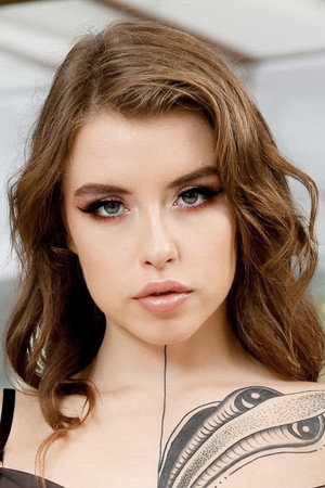 Eden Ivy portrait