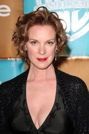 Elizabeth Perkins portrait