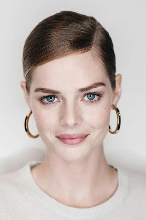 Samara Weaving portrait