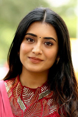 Raashi Singh portrait