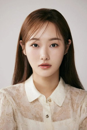 Son Ji-young portrait