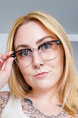 Gracie Squirts portrait