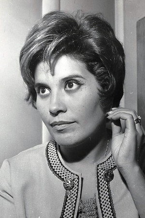 Monna Bell portrait