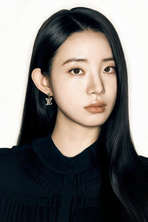 Shin Sia portrait